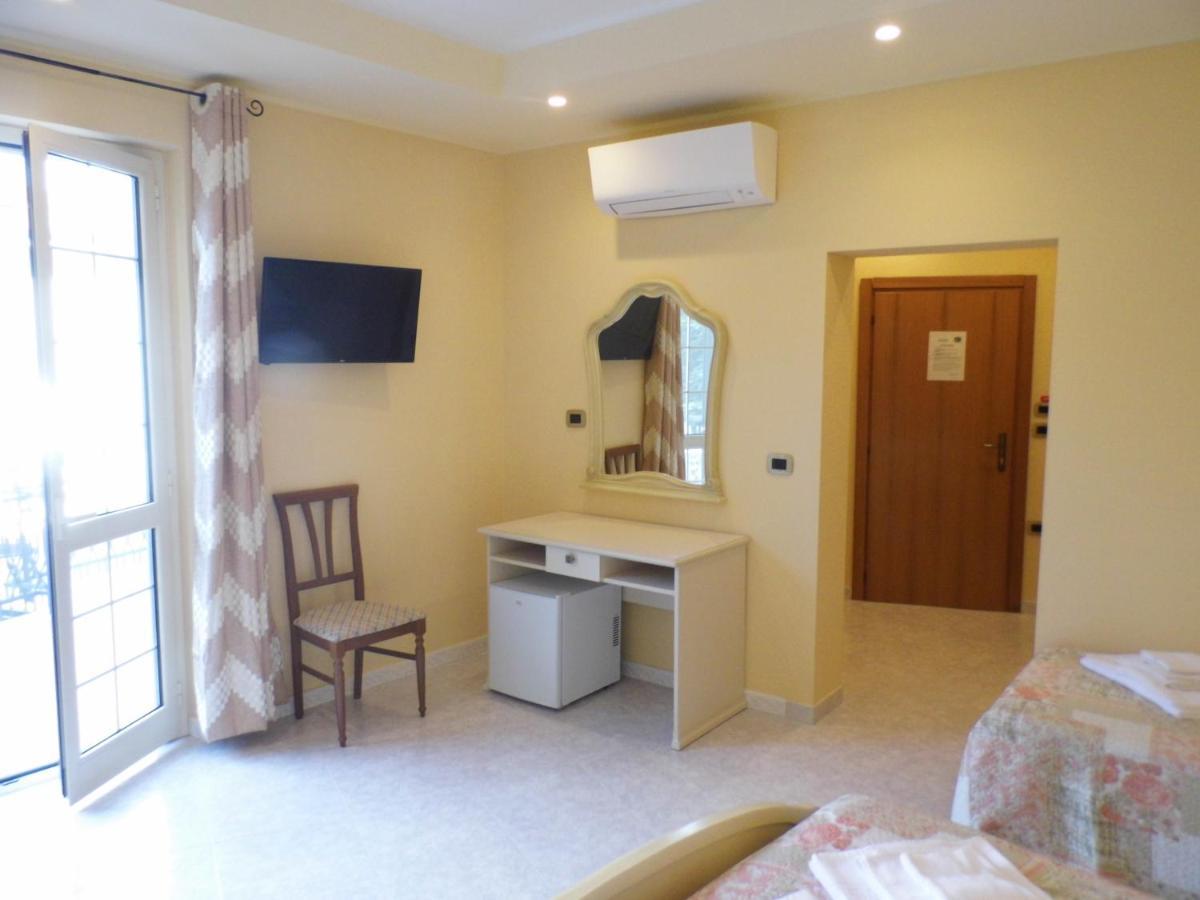A Casa Di Nelly Bed & Breakfast Tortoreto Exterior photo